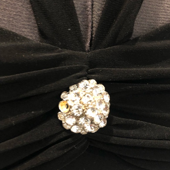 Beautiful sexy dress. Great for any occasion. - Picture 4 of 8